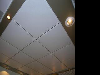 沈陽鋁扣板生產廠家-鋁扣板吊頂反光好刺眼