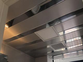 鏡面吊頂鋁扣板-鋁扣板生產(chǎn)廠家說用在哪是關(guān)鍵