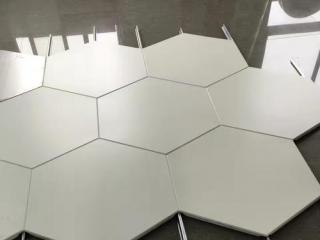 吊頂鋁扣板天花-跟佛山鋁天花廠家看看鋁天花吊頂多少錢一平