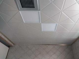 板和鋁扣板哪個好-來看看鋁扣板吊頂和鋁蜂窩板pk哪個贏